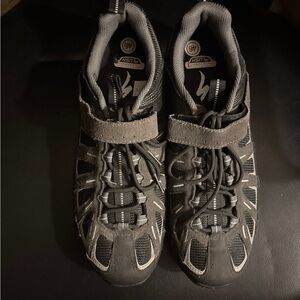 Specialized Tahoe mountain bike shoes in a grey and black color scheme 12.5